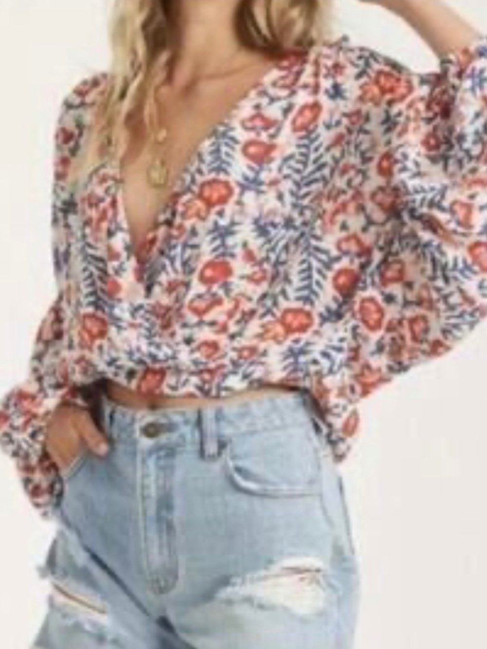 Billabong “safe Bet” surplice cropped silhouette floral cropped blouse size L